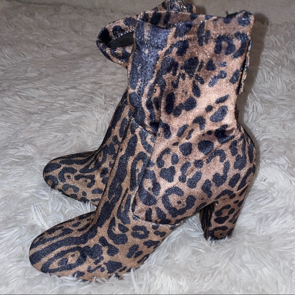 Steve Madden Cheetah Booties - Picture 1 of 5